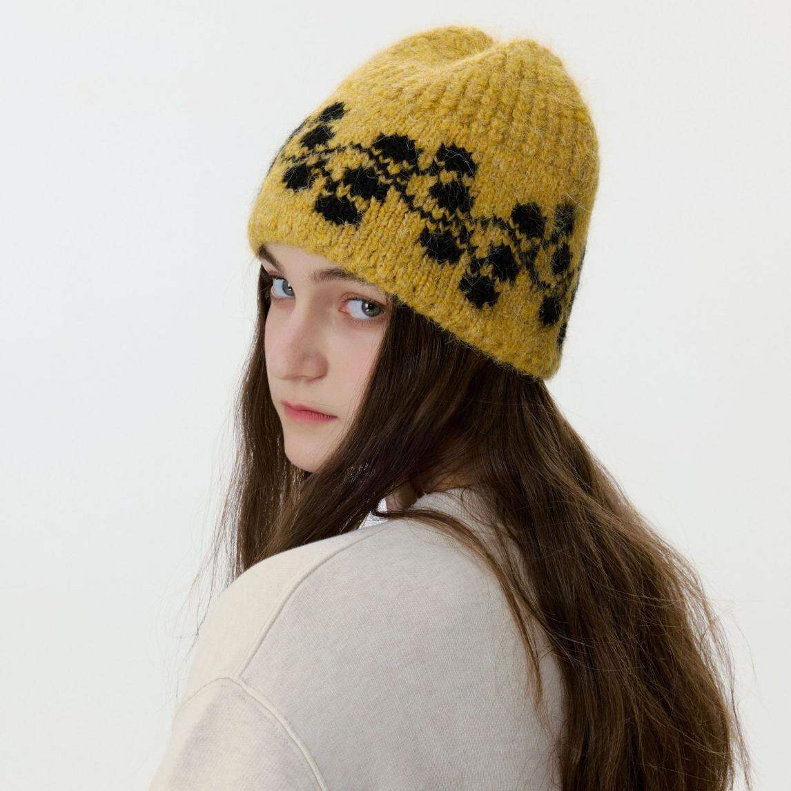 1 pezzo di cappelli lavorati a maglia in lana con fiori affascinanti da donna