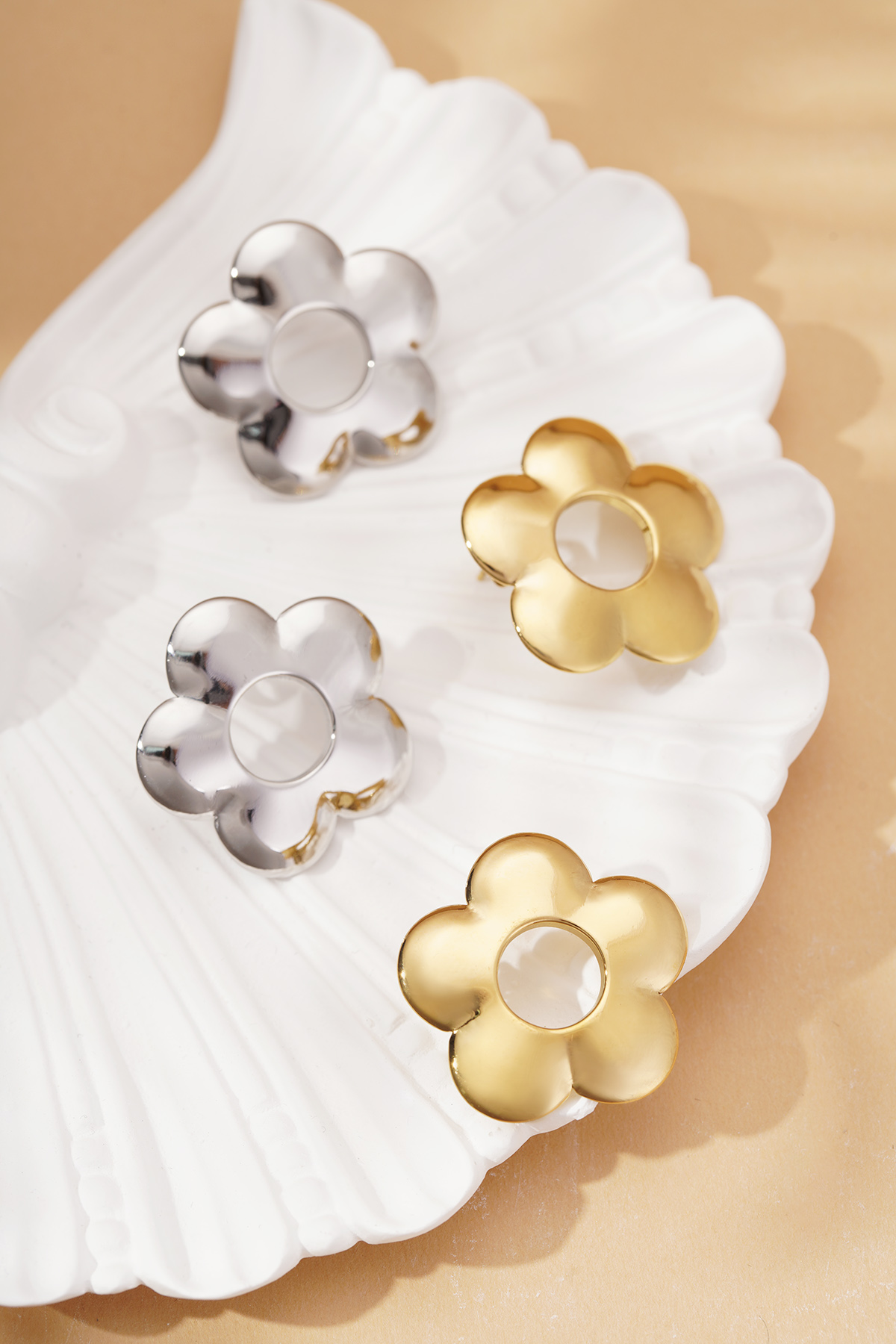 Boucles d'oreilles à grandes fleurs Image4