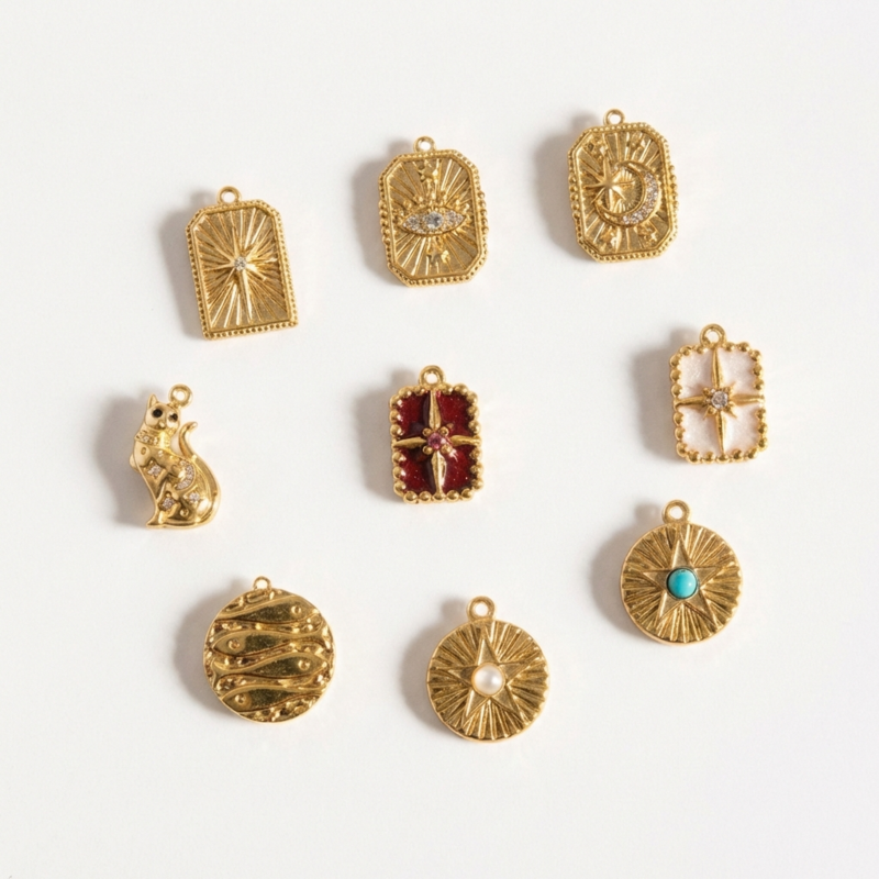 Delicati pendenti retrò in acciaio al titanio color oro da donna
