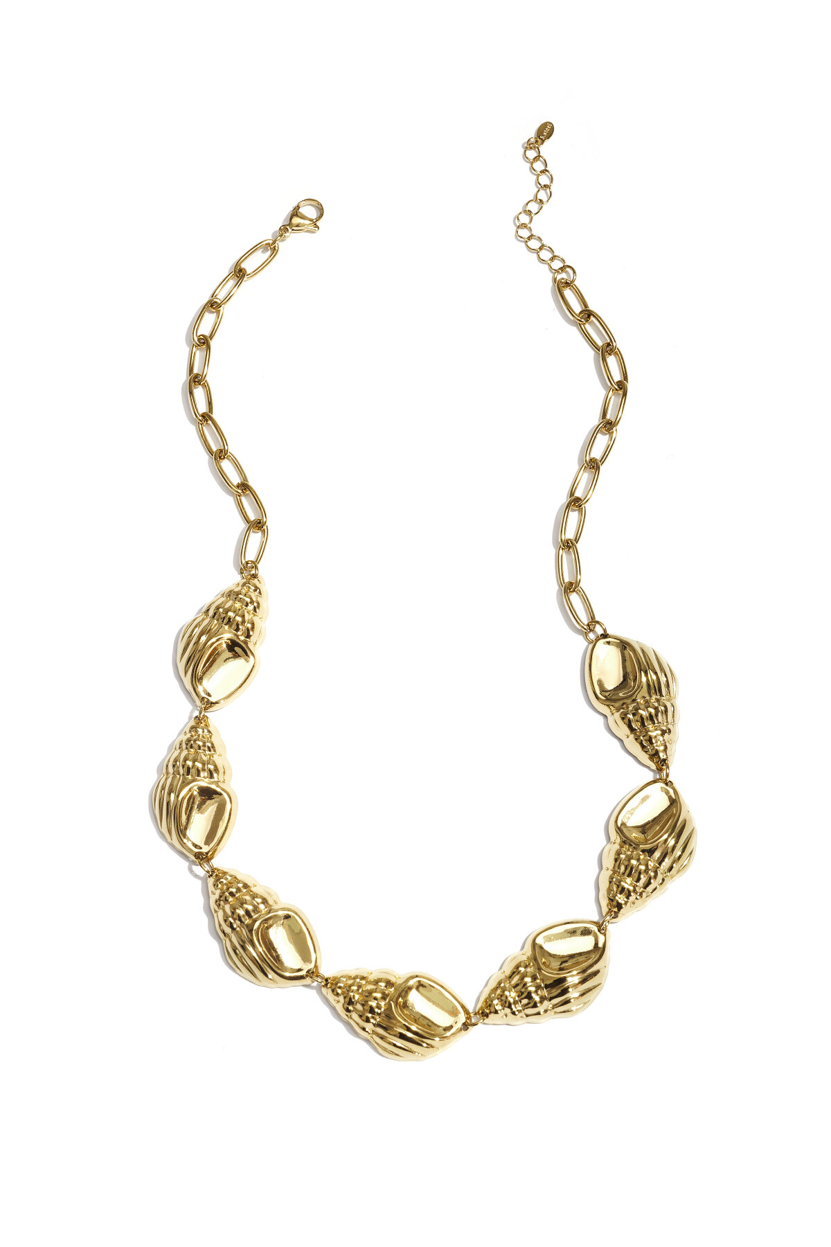 Collar llamativo con conchas grandes