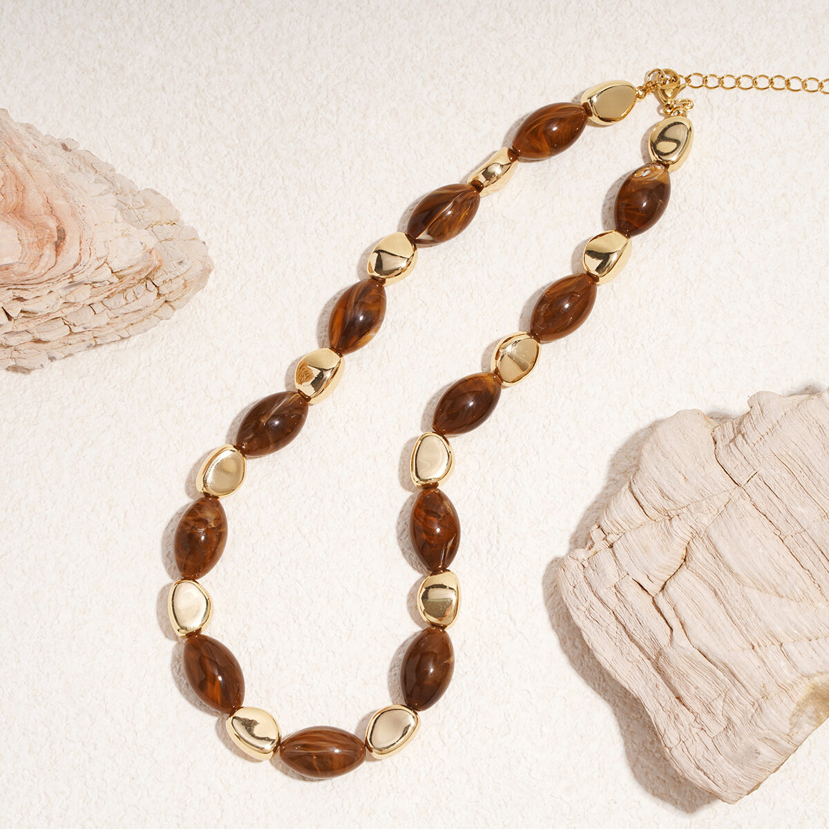 1 Piece Retro Irregular Shape Resin Beaded Necklace