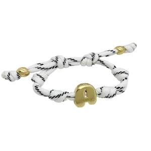 Stilvolle DIY-Armbänder aus Messing mit Buchstabenmotiv zum Selbermachen h5
