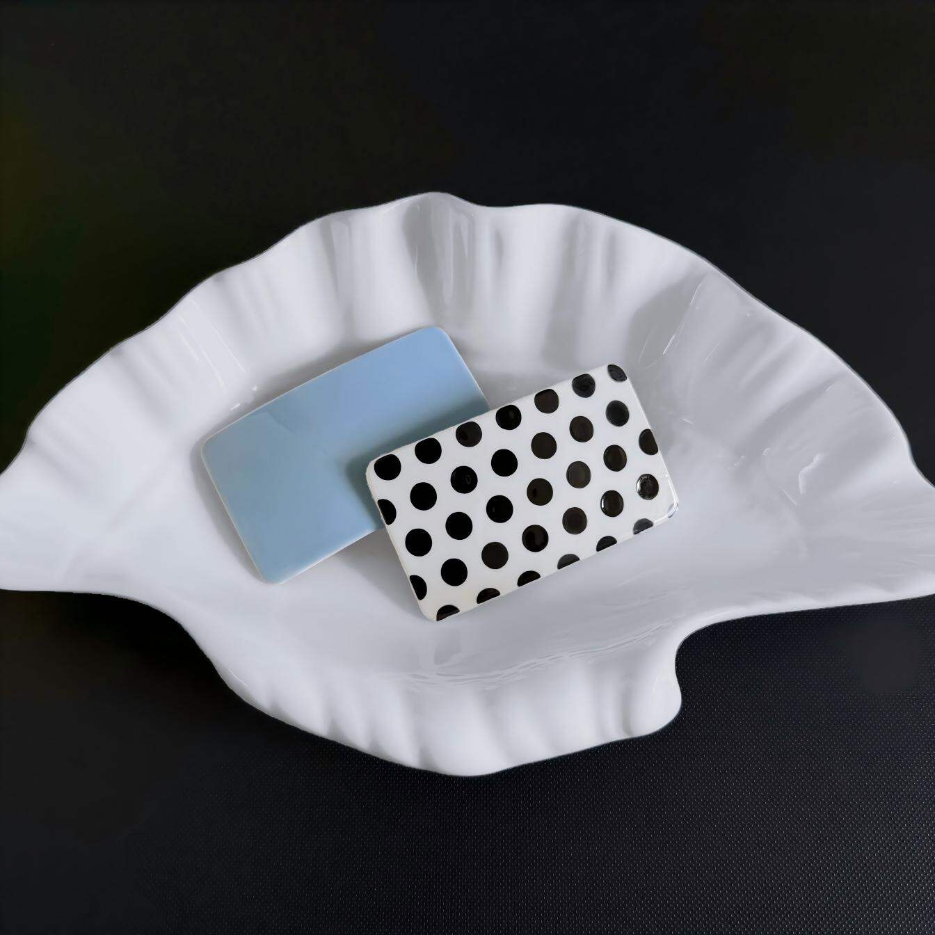 Minimalistische rechteckige Haarspangen aus Acetat mit Polka-Dots h5 Bild3