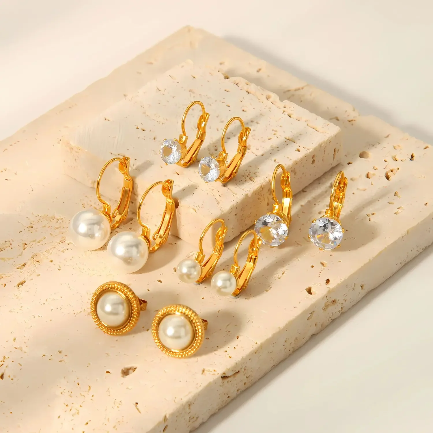 1 pair of elegant and fashionable gold-plated stainless steel pearl earrings for women for daily wear