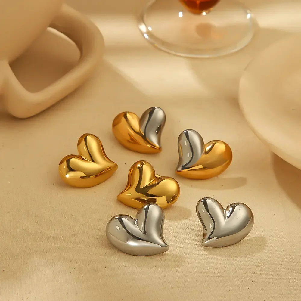 1 paire de boucles d'oreilles classiques en acier inoxydable plaqué or  en forme de cœur brillant asymétrique pour femme à porter au quotidien 
