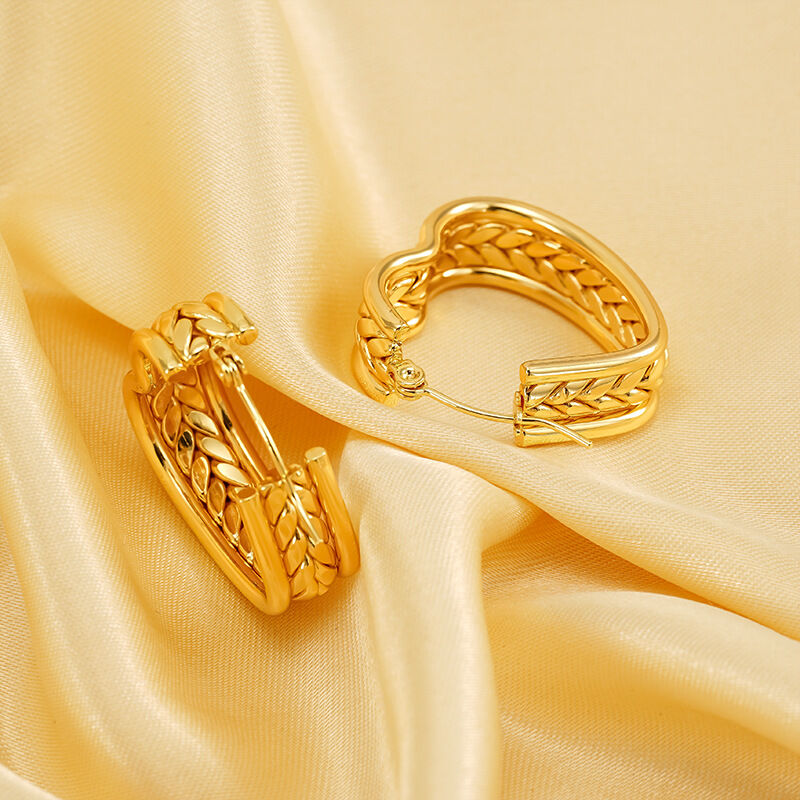 1 Paar schlichte, geometrische, goldplattierte Edelstahl-Creolen für Damen 