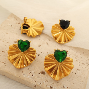 1 Pair Classic Series Retro Heart Stainless Steel  Gold Plated Zircon Women Stud Earrings h5 Picture3