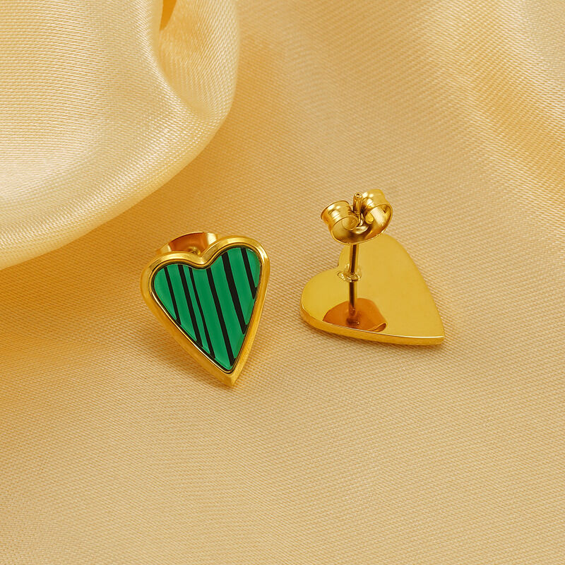 1 par de aretes de botón para mujer, de acero inoxidable chapado en oro de 18 quilates, con forma de corazón clásico, serie simple Imagen2