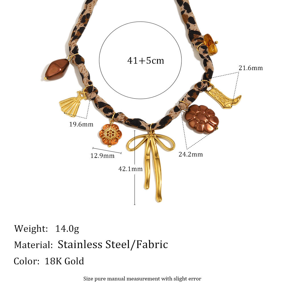 Collana con ciondolo da donna in acciaio inossidabile impermeabile color oro a forma di cuore retrò con ciliegia, 1 pezzo 