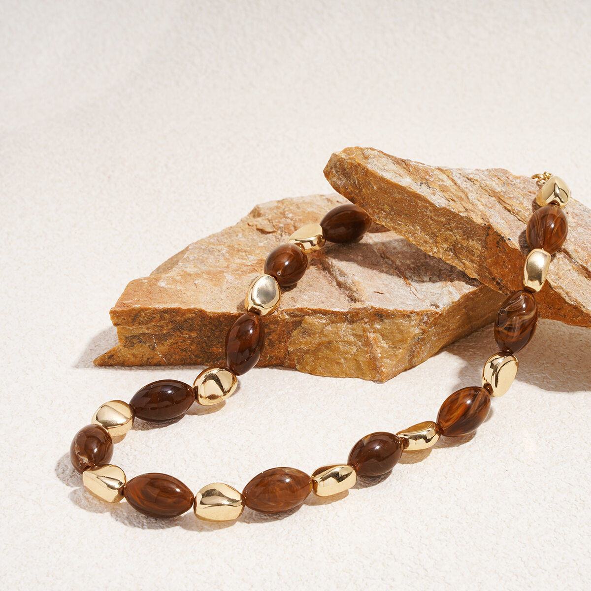 1 Piece Retro Irregular Shape Resin Beaded Necklace 2