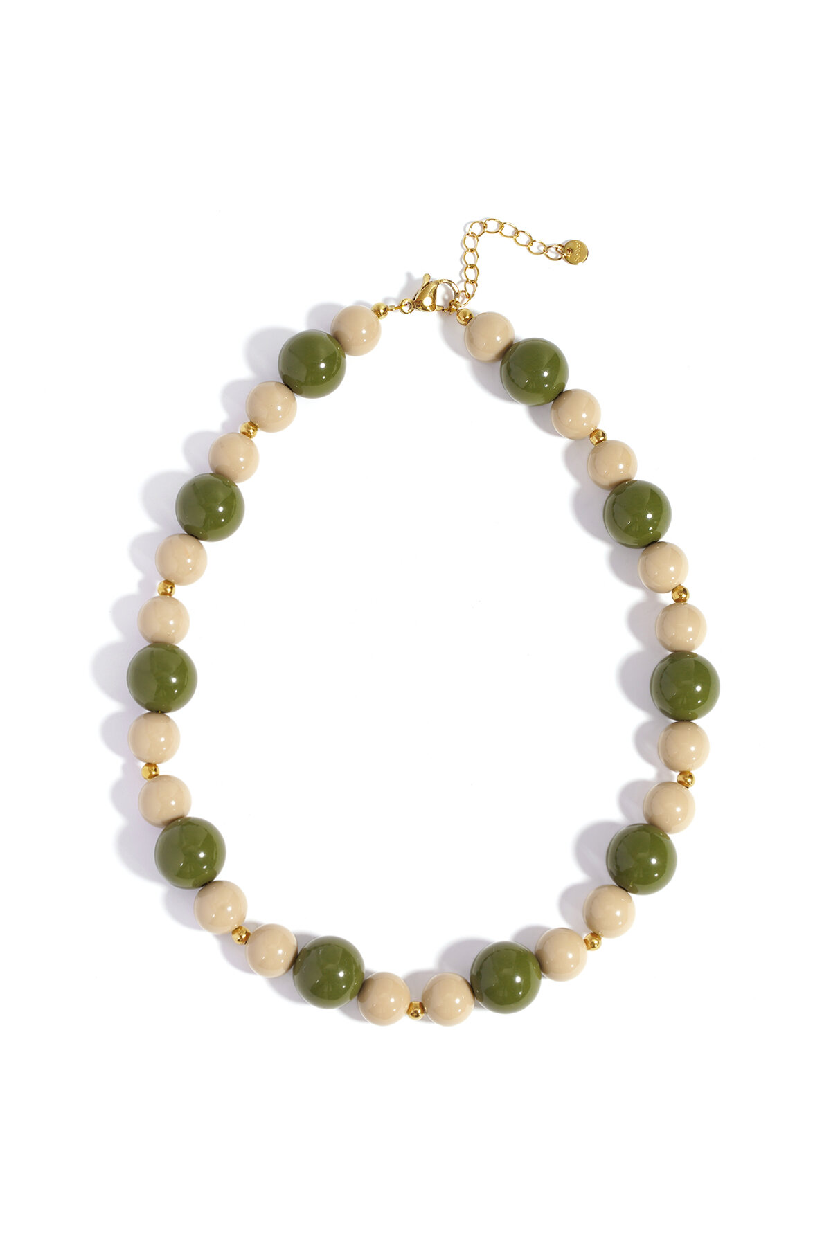 Necklace with beads of different sizes 2