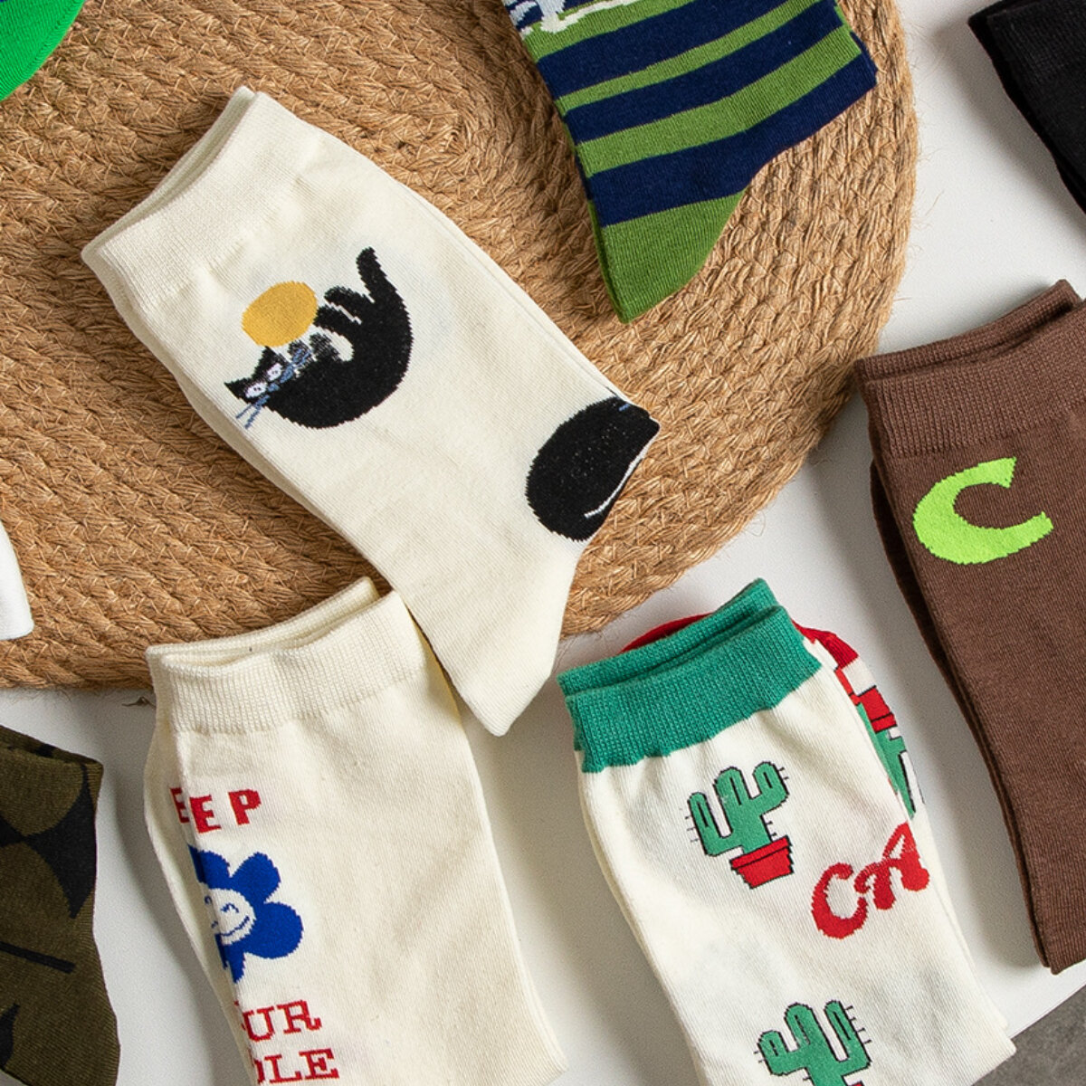 1 Paar adrette, bezaubernde Wadensocken mit Cartoon-Motiven Bild2