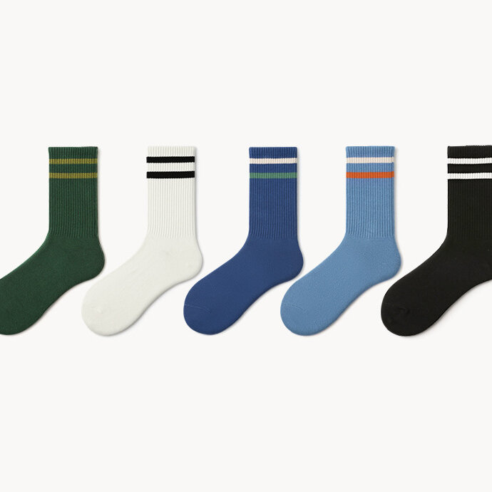 1 paire de chaussettes de sport mi-mollet en coton à rayures quotidiennes Image2