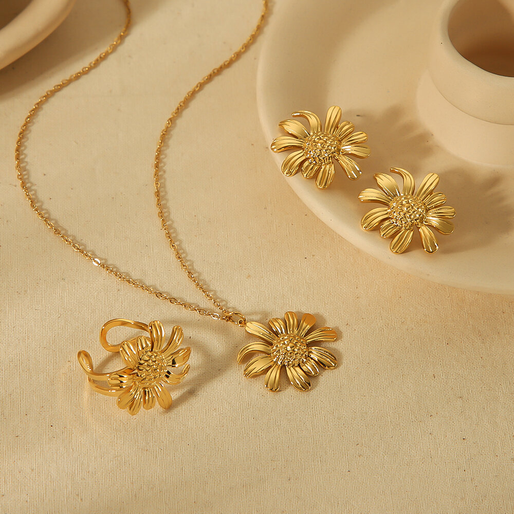 1 piece of elegant and fashionable  gold-plated stainless steel flower daisy pendant necklace for women for daily wear h5 