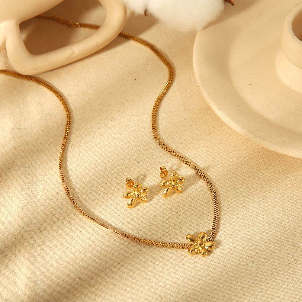 1 piece of exquisite and fashionable  gold-plated stainless steel flower necklace for women for daily wear h5 