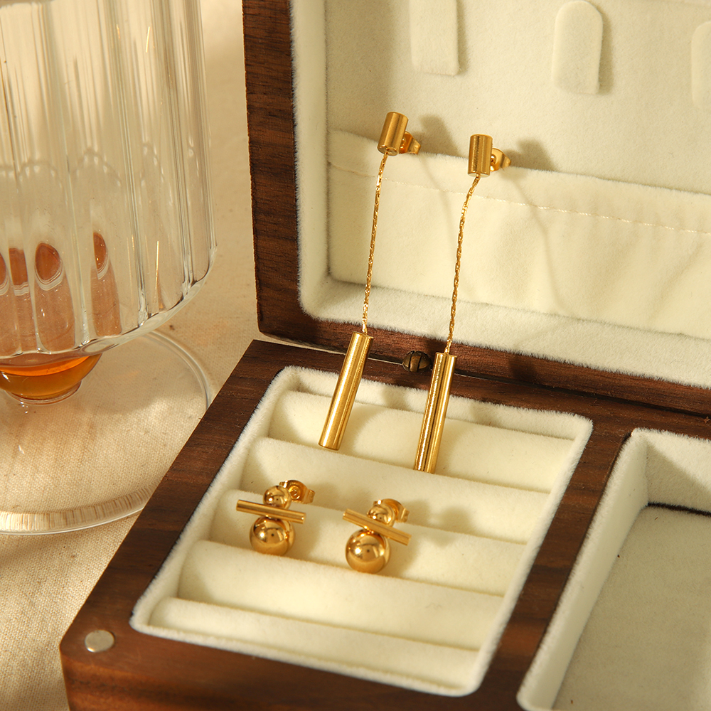 1 Pair Of Classic Fashion  Gold-Plated Stainless Steel Geometric Earrings For Women For Daily Wear Picture4