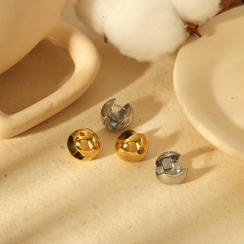 1 Pair Of Simple And Stylish  Gold-Plated Stainless Steel Smooth Spherical Double-Sided Ear Clips Suitable For Women's Daily Wear Picture2