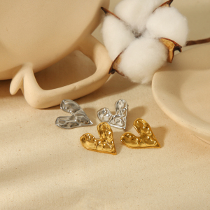 1 Paio Di Orecchini Classici Alla Moda In Acciaio Inossidabile Placcato Oro 18K A Forma Di Cuore Martellato Geometrico Per Le Donne Da Indossare Ogni Giorno h5 Immagine2