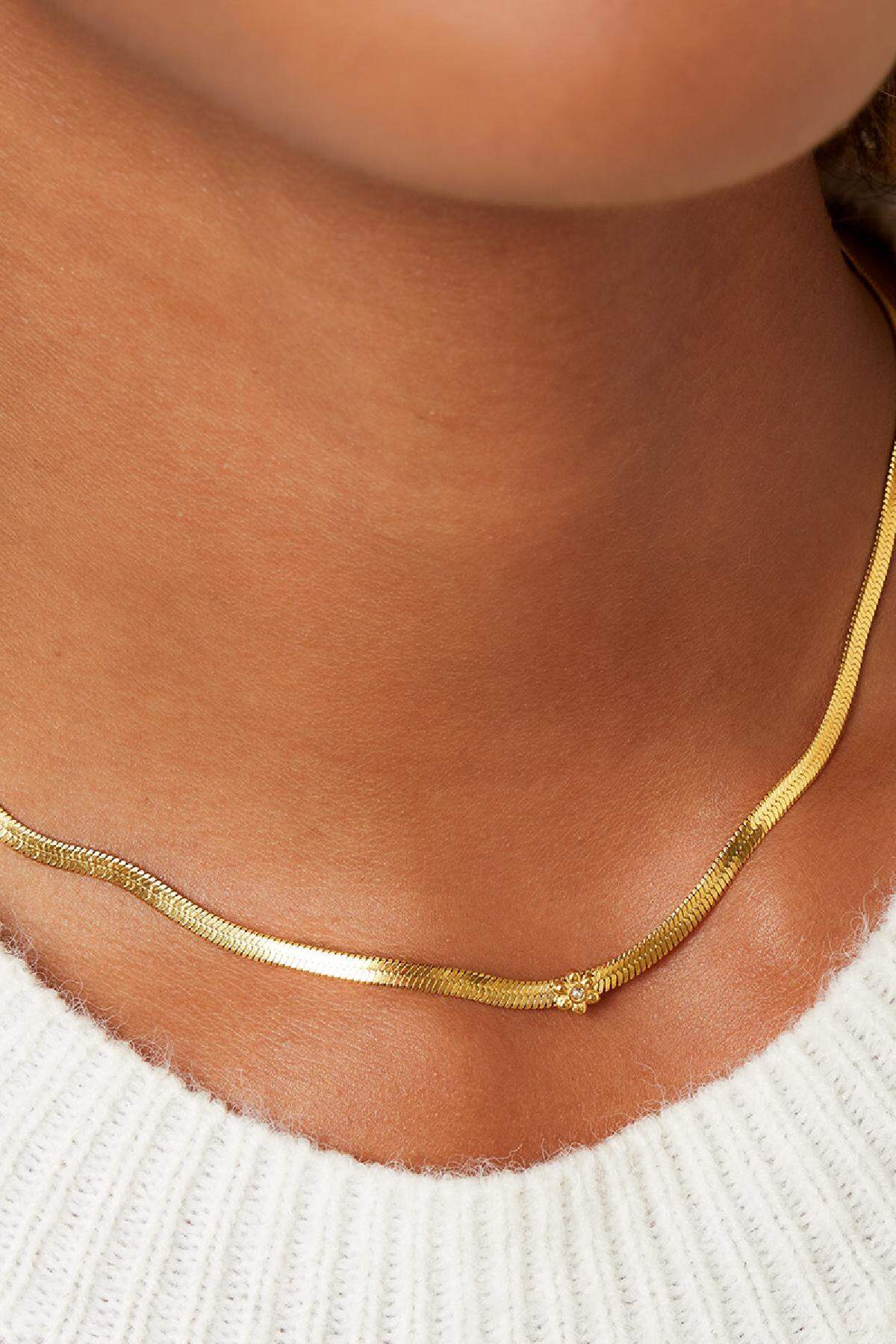 Stainless steel necklace with little flower 