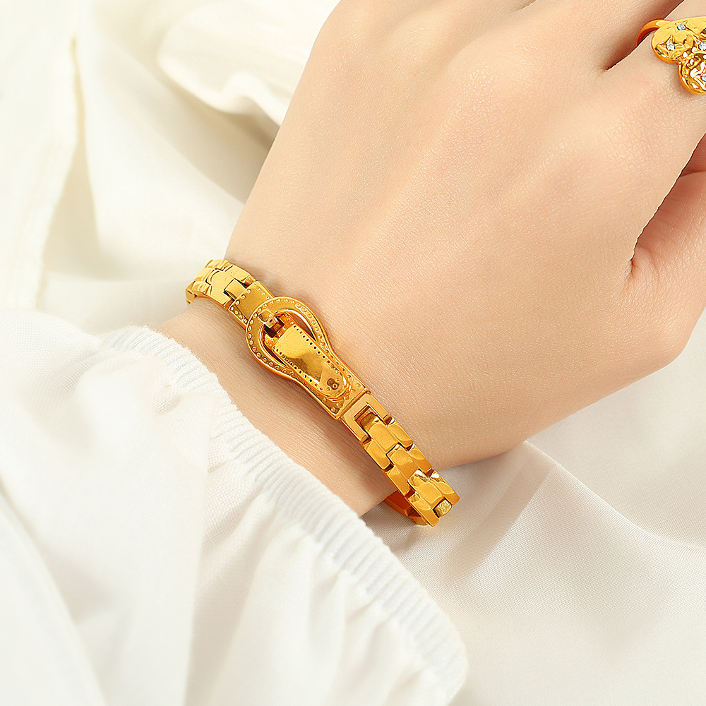 1 Stuk Eenvoudige Serie Klassieke Geometrische Roestvrijstalen Vergulde Damesarmbanden h5Afbeelding4