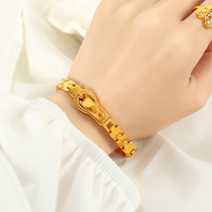 1 Stuk Eenvoudige Serie Klassieke Geometrische Roestvrijstalen Vergulde Damesarmbanden h5 Afbeelding4