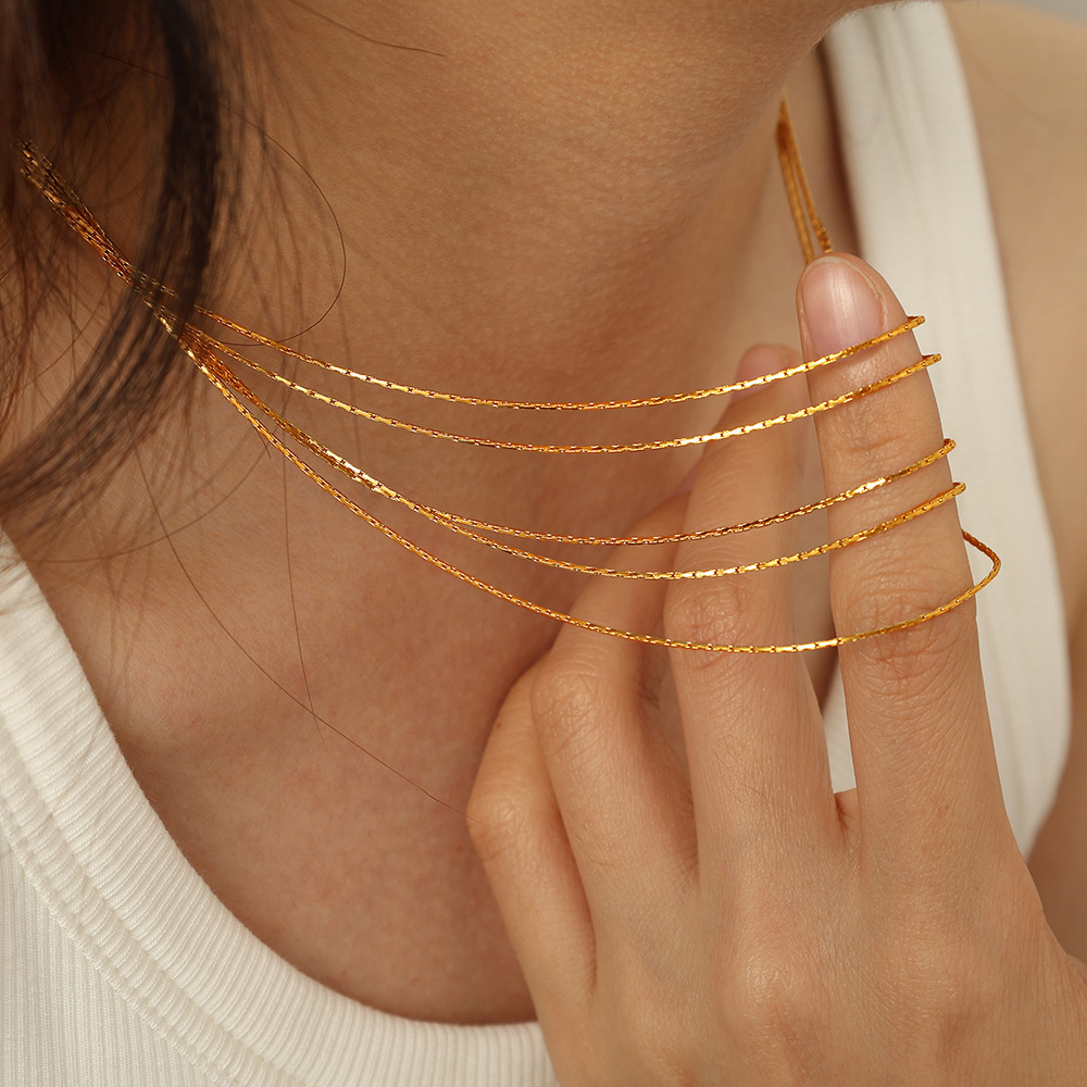 1 Pezzo Semplice Serie Semplice Nappa Acciaio Inossidabile Placcato Oro 18K Donne Collane A Strati Immagine4