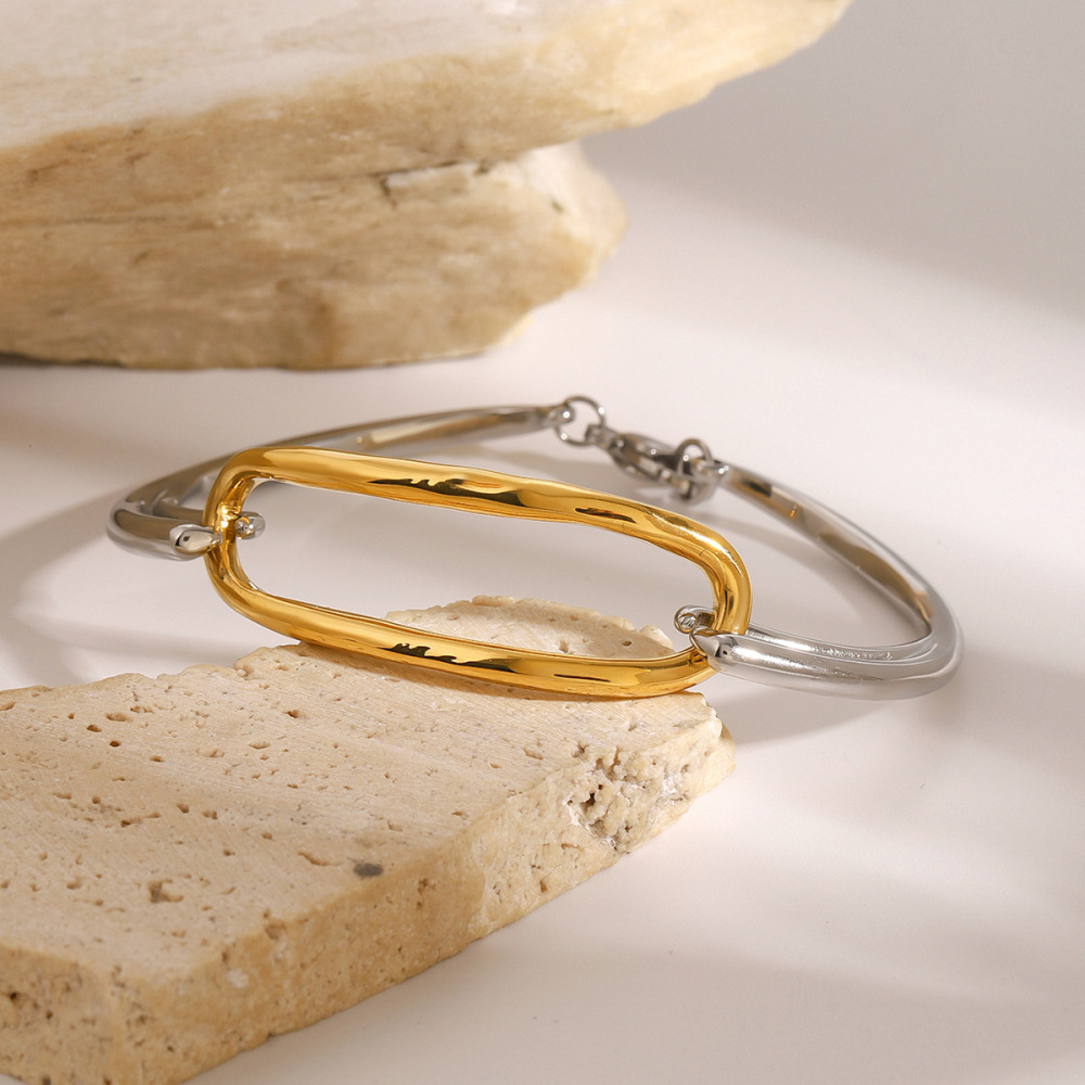 1 Stuk Eenvoudige Serie Ringvormige Roestvrijstalen Vergulde Damesarmbanden h5Afbeelding4