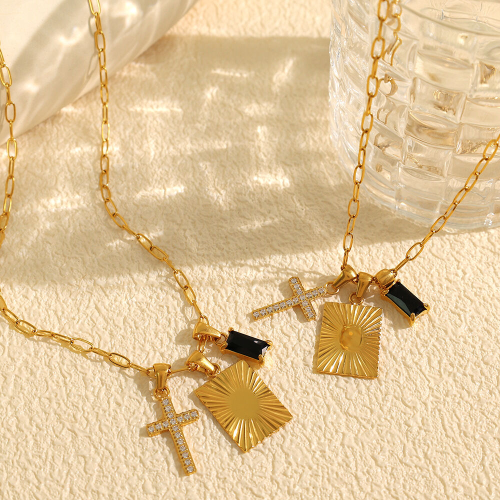 Collana in oro XL313 