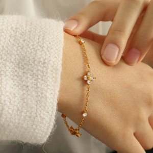 1 Piece Simple Series Simple Flower Stainless Steel Gold Plated Zircon Women Charm Bracelets h5 Picture3