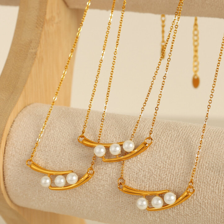 Collar de oro con perla blanca XL279 