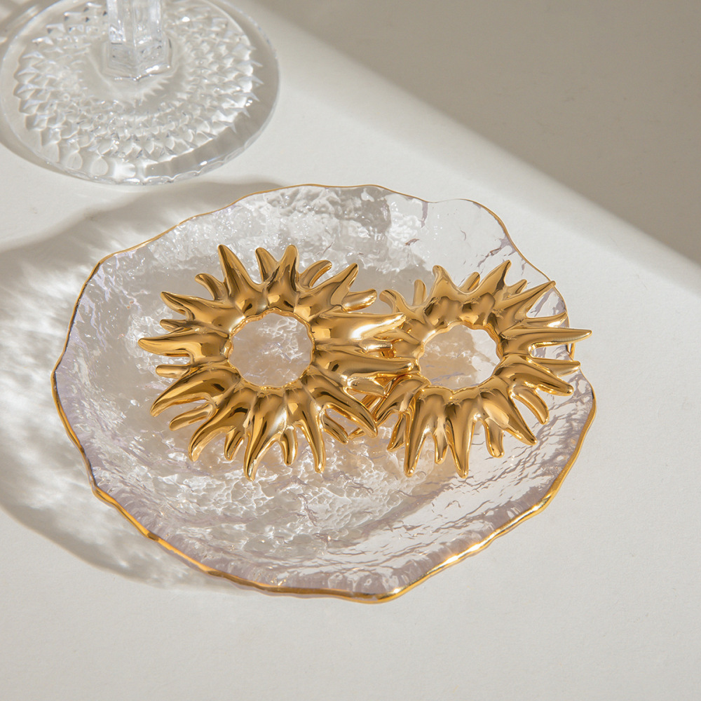 1 Par De Aretes De Botón De Acero Inoxidable Anulares Retro De Serie Lujosa Chapados En Oro De 18 Quilates Para Mujer Imagen2
