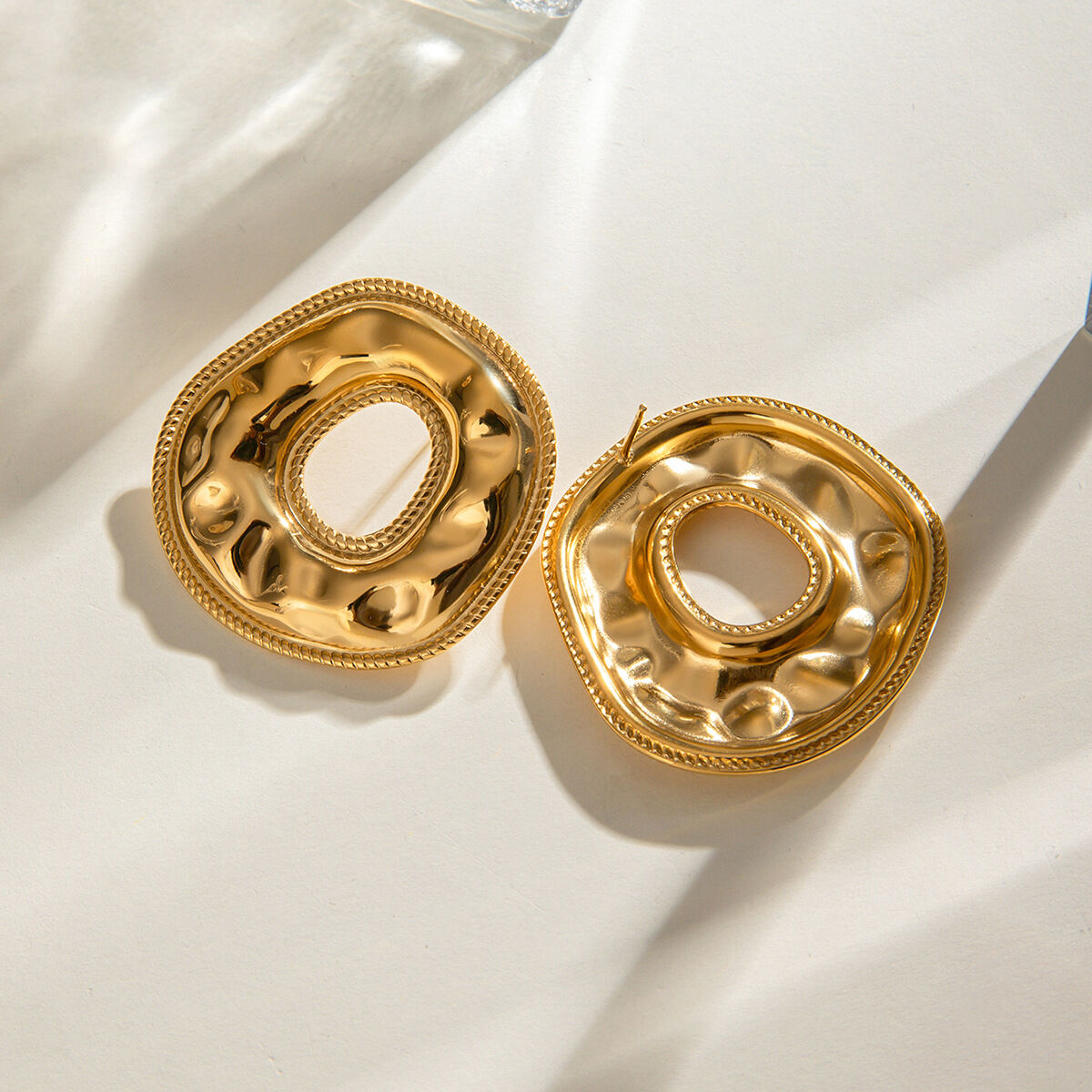 1 paar klassieke serie elegante ringvormige roestvrijstalen  vergulde dames oorbellen h5 