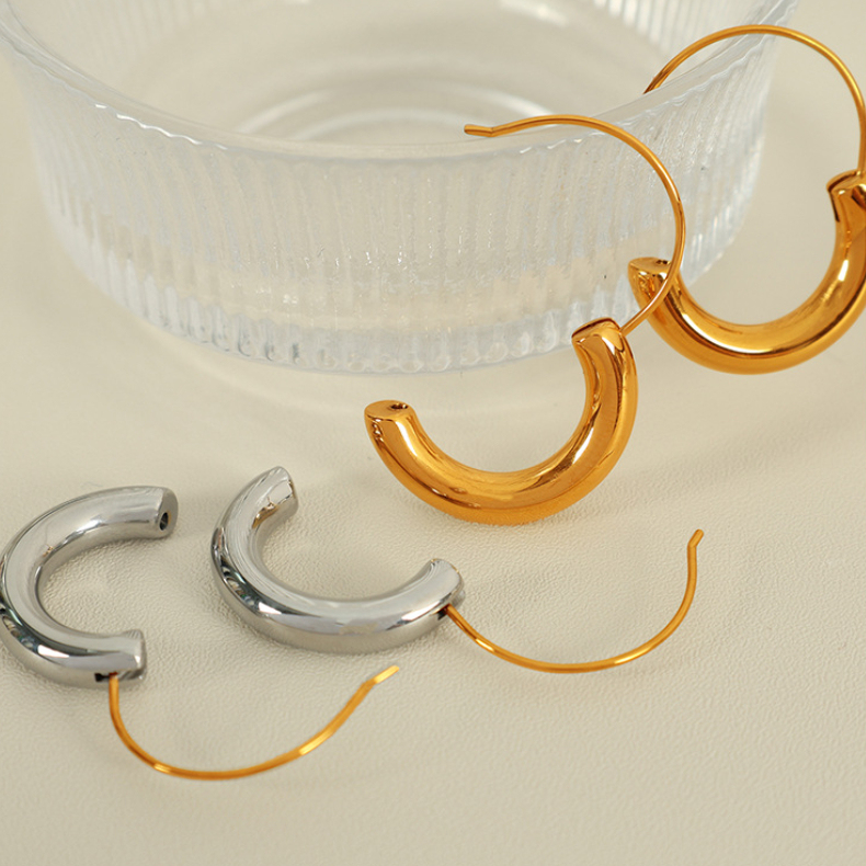 1 Par De Aretes De Aro De Acero Inoxidable Chapados En Oro De 18 Quilates Con Diseño Geométrico Simple Para Mujer Imagen2