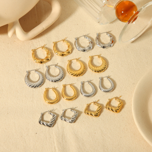 1 Pair Of Classic Fashion  Gold-Plated Stainless Steel Solid Horn Earrings For Women For Daily Wear h5 Picture3