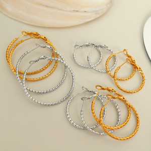 1 Par De Aretes De Aro Clásicos De Acero Inoxidable De Color Sólido Chapados En Oro De 18 Quilates Para Mujer h5 Imagen5