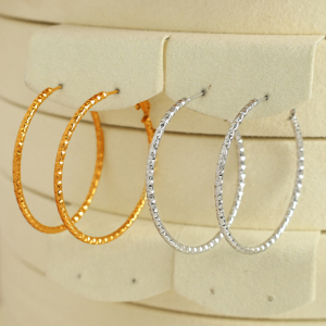 1 Par De Aretes De Aro Clásicos De Acero Inoxidable De Color Sólido Chapados En Oro De 18 Quilates Para Mujer h5 Imagen4