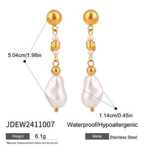 1 Paar romantische, exquisite, unregelmäßige, wasserfeste, goldfarbene Perlenohrringe aus Edelstahl für Damen. h5 Bild2