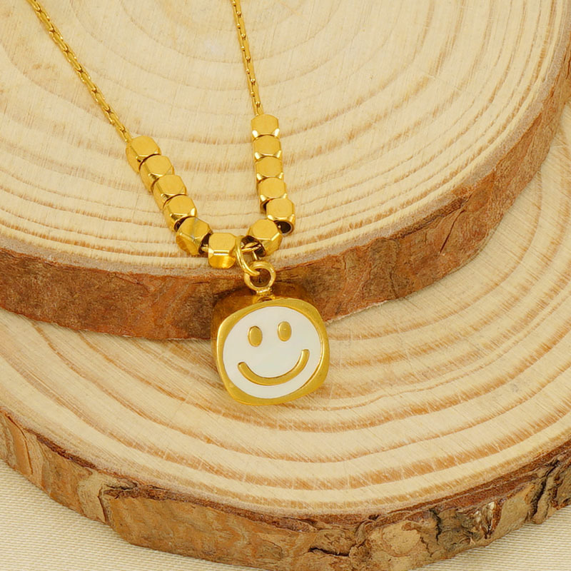 1 Paar -Stijl Kleine Suikerklontjesketting Vrouwelijk Niche-Ontwerp Titanium Staal Mode Smileygezicht Hanger Sleutelbeenketting Vrouwelijke Hangerketting Afbeelding3
