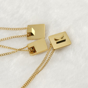 1 Stuk Eenvoudige Serie Dagelijkse Letter Titanium Staal Verguld Unisex Hanger Kettingen h5 Afbeelding4