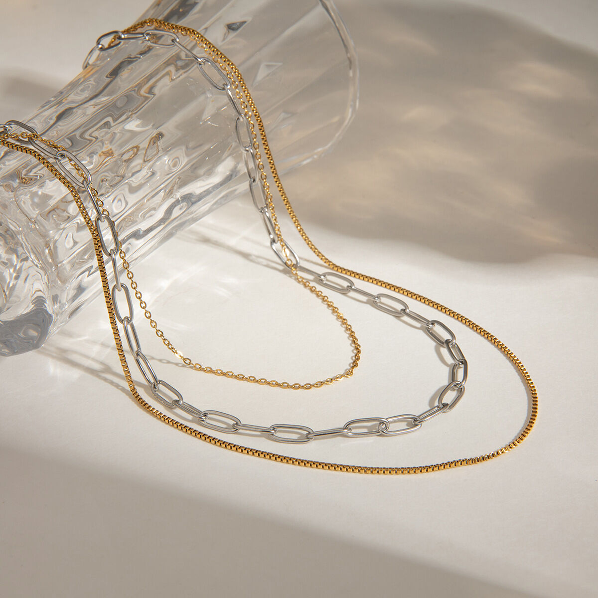 1 stuk Simple Series Commute ringvormige, waterdichte, goud- en zilverkleurige damesketting met meerdere lagen. Afbeelding2