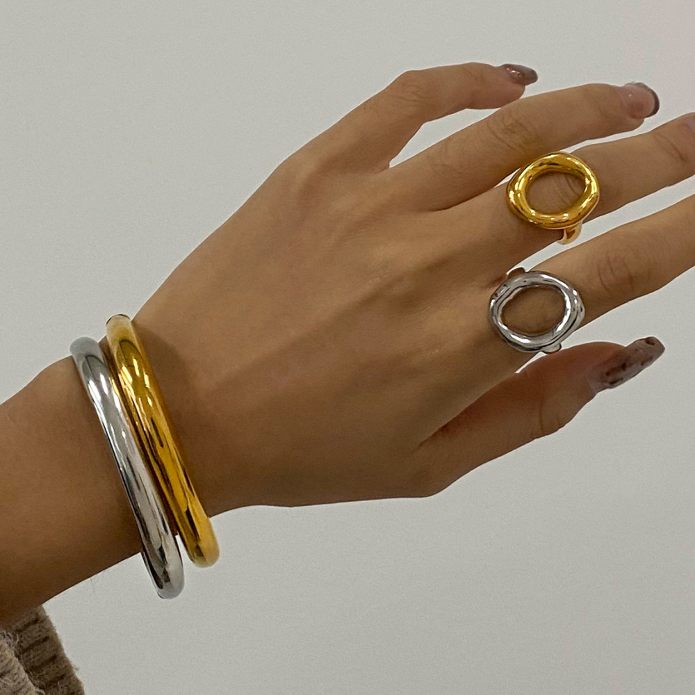 1 Stuk Minimalistische, Onregelmatige, Ringvormige, Waterdichte, Goudkleurige Damesarmband Van Roestvrij Staal. h5Afbeelding5