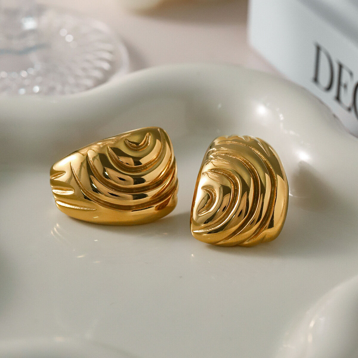  18 karat gold edelstahl unregelmäßige form faden ohrringe in links und rechts asymmetrische titan stahl ohrringe für frauen 