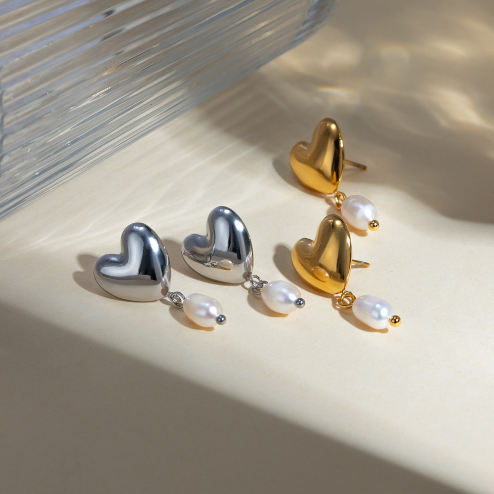  Style  Gold Stainless Steel Glossy Heart-Shaped Design Freshwater Pearl Earrings Trendy Personality Ear Jewelry  Picture3