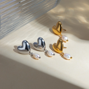  Style  Gold Stainless Steel Glossy Heart-Shaped Design Freshwater Pearl Earrings Trendy Personality Ear Jewelry  h5 Picture3