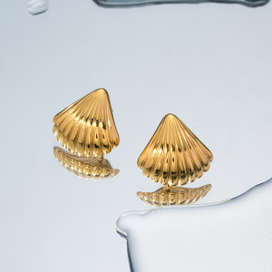 Fashion Trend Simple And Versatile Ladies Gold Stainless Steel 3 Shells High-End Dangle Earrings h5 Picture3