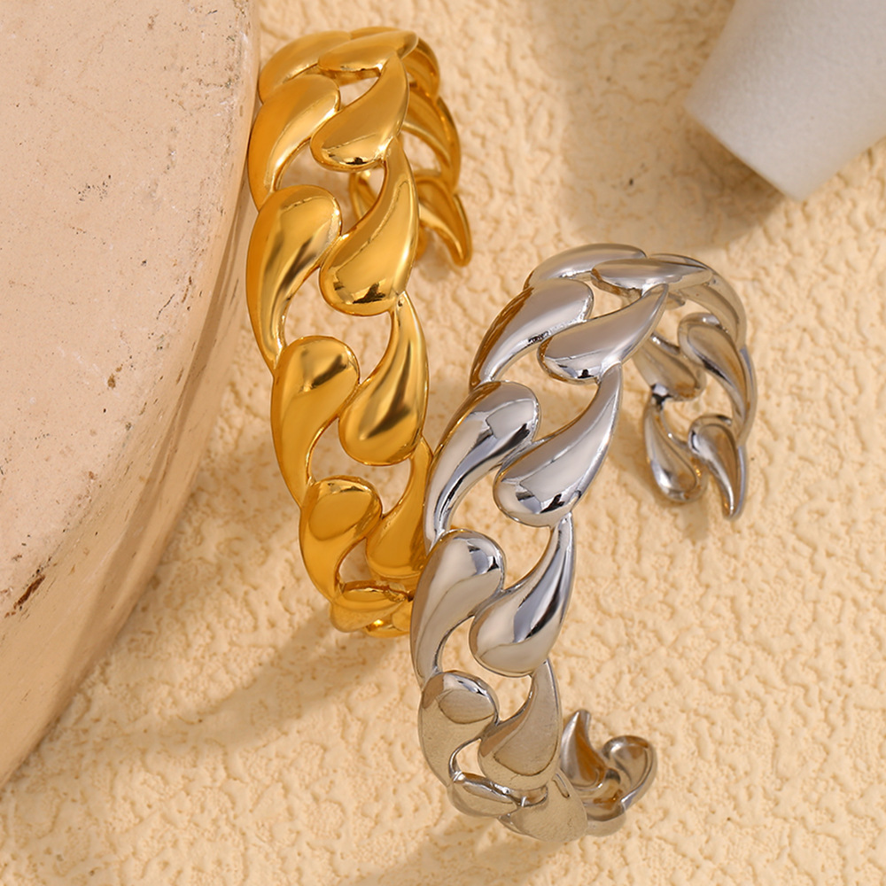 1 Piece Luxurious Series Simple Twist Stainless Steel Waterproof   Gold Color  Women's Bangles Picture3
