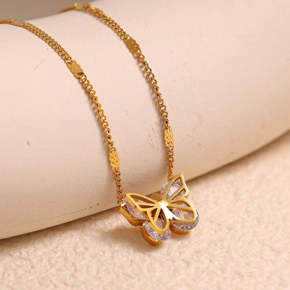 1 Piece Romantic Series Gorgeous Butterfly Shape Stainless Steel Waterproof Gold Color Lightweight Women's Pendant Necklaces Picture2