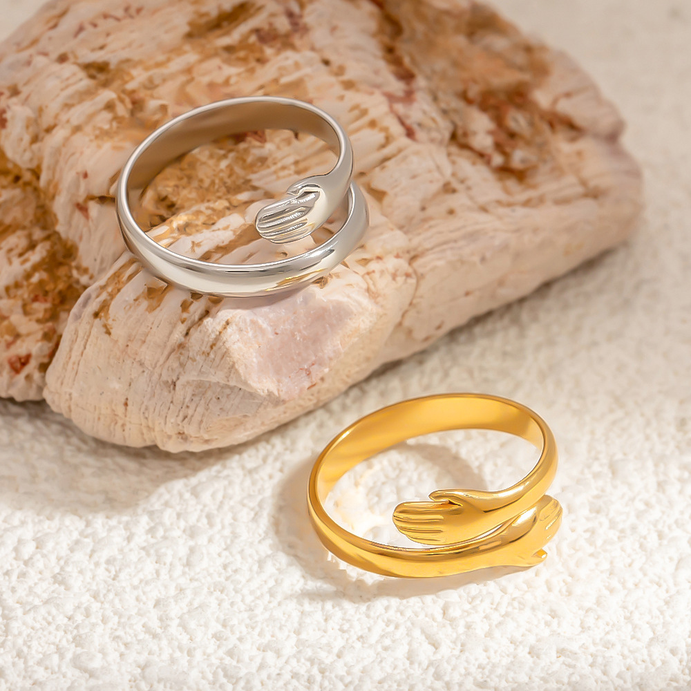 1 Stück Romantische Serie Edgy Hug Figur Edelstahl Wasserdicht Goldfarben Damen Verstellbarer Ring Bild4