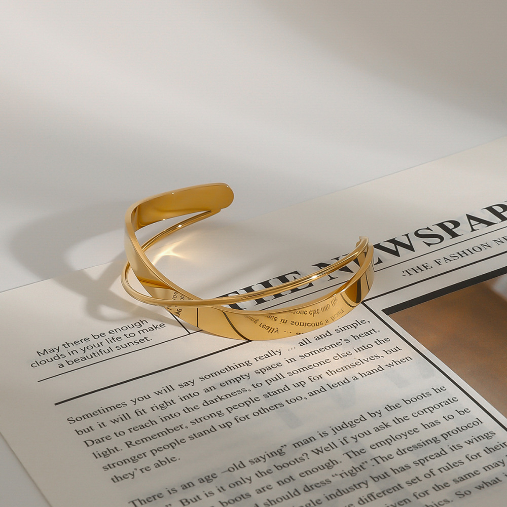 1 Stuk Fascinating Series Solid Overlap Line Roestvrijstalen Waterdichte Armband In Goudkleur Voor Dames h5Afbeelding5