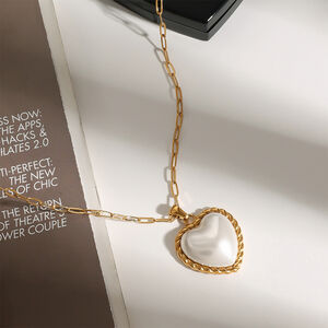 1 Piece Romantic Series Sweet Heart Shape Stainless Steel Waterproof Gold Color Women's Pendant Necklaces h5 Picture2